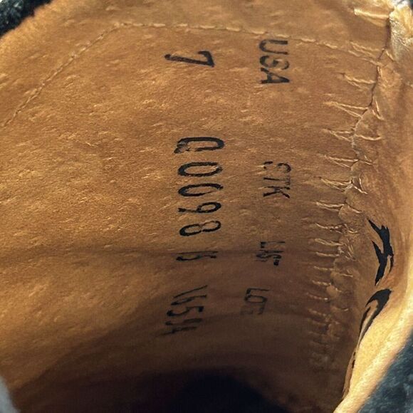 Elegant Black Ankle Boots with Intricate Stitching. The brand is Circle G. - Picture 10 of 16